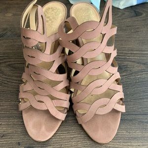 High heels. Have been worn, great comfort.